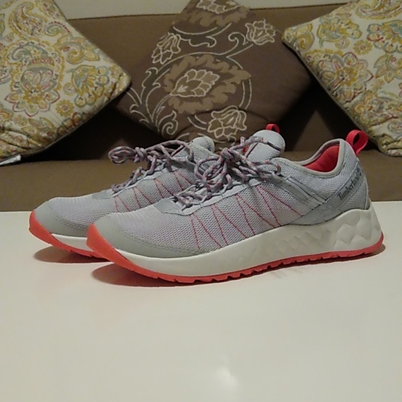 Brand new Timberland sneakers, incredibly comfortable design. - Picture 2 of 12